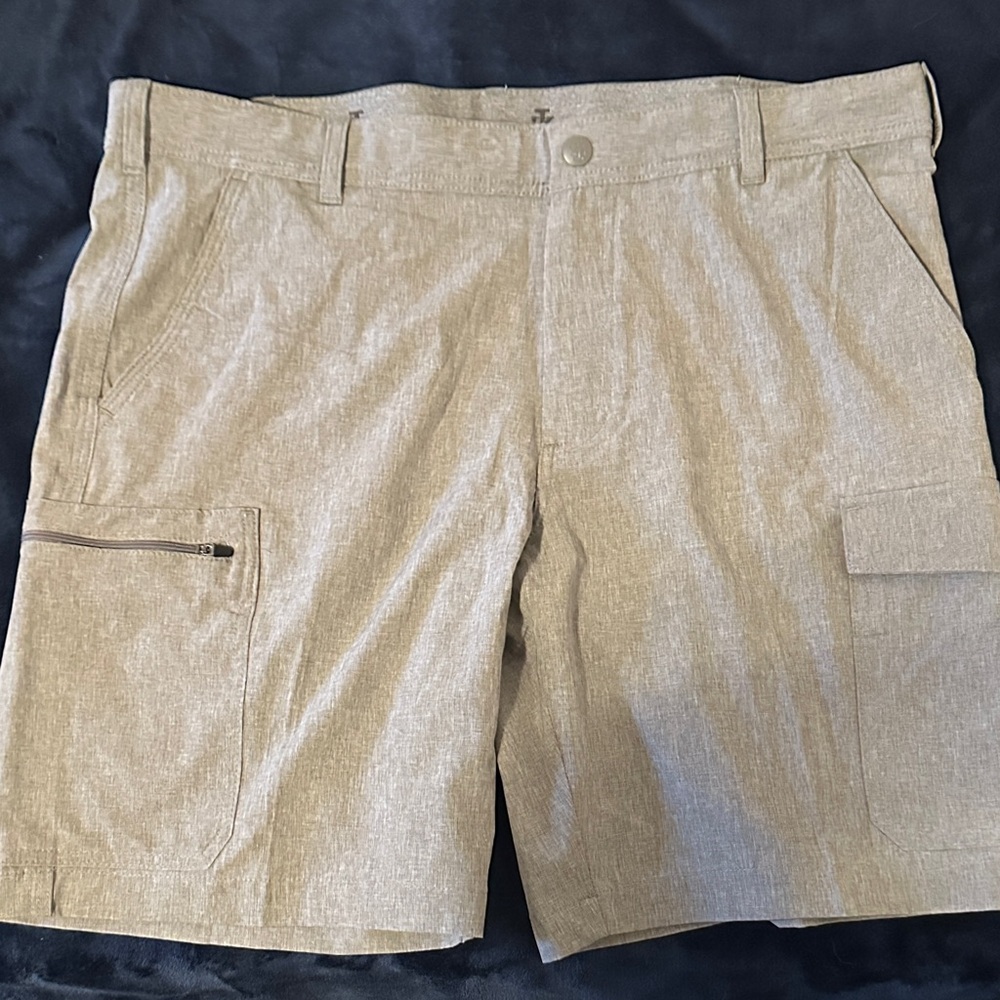 Izod Men's Light Gray Cargo Shorts 3 for $20